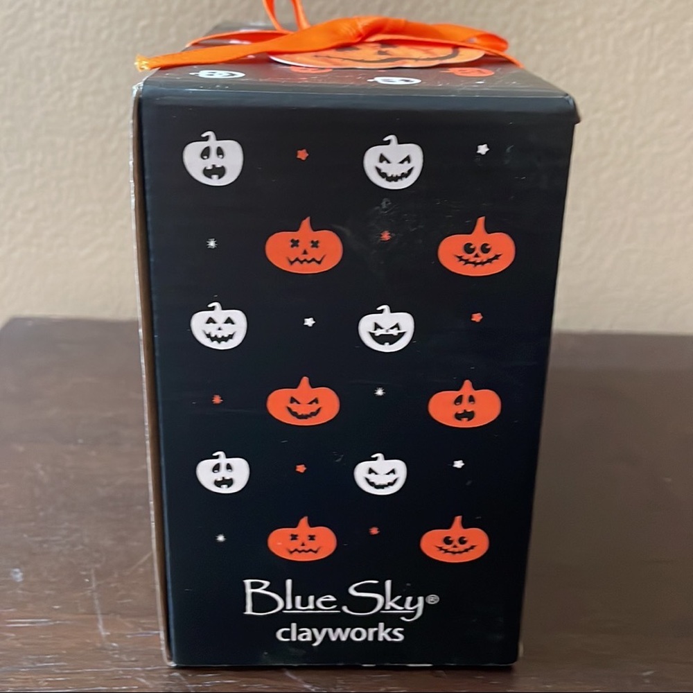 Blue Sky Clayworks Salt-Pepper Shakers Halloween Pumpkin New - Picture 3 of 3